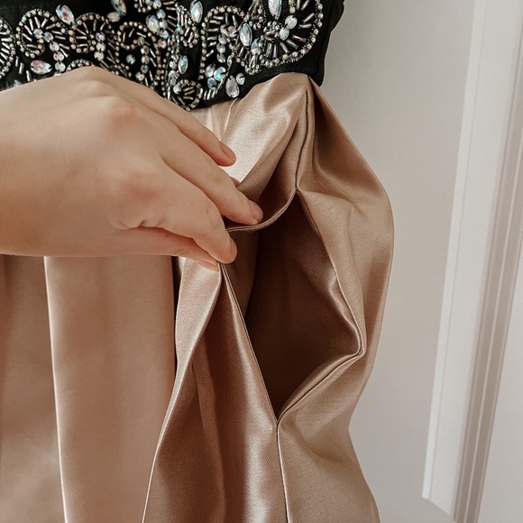 Gold and Black Homecoming Halter Dress Size 1/2 with Silver Jewels and Pockets - Picture 4 of 9